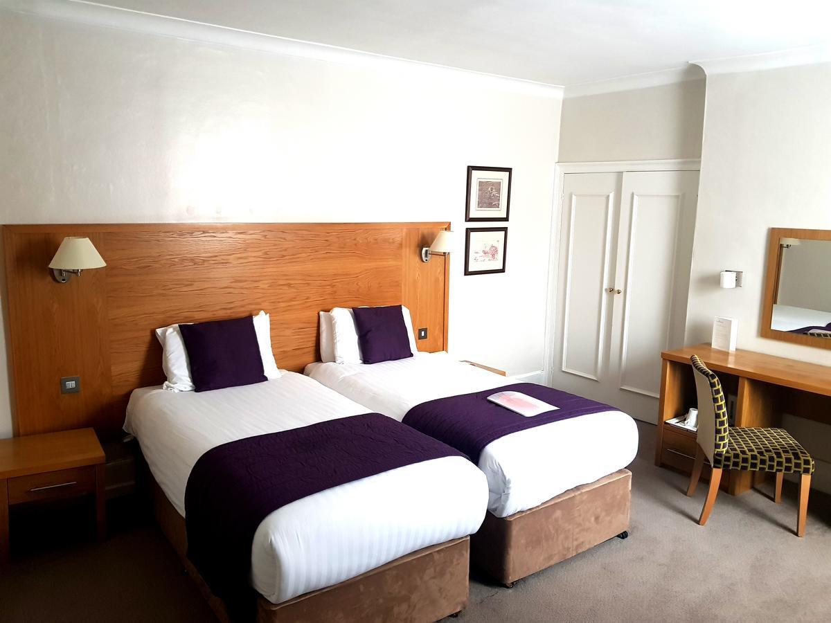 The Chequers Hotel Newbury (Berkshire) Exterior foto